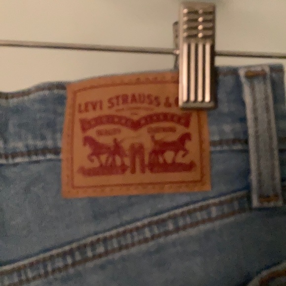 Levis high rise shorts - Picture 2 of 4